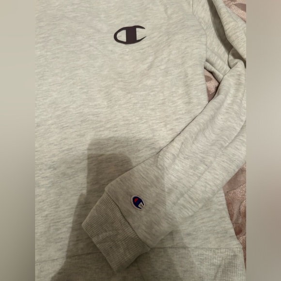 𝐂𝐡𝐚𝐦𝐩𝐢𝐨𝐧 𝐒𝐰𝐞𝐚𝐭𝐬𝐡𝐢𝐫𝐭 - Picture 2 of 3